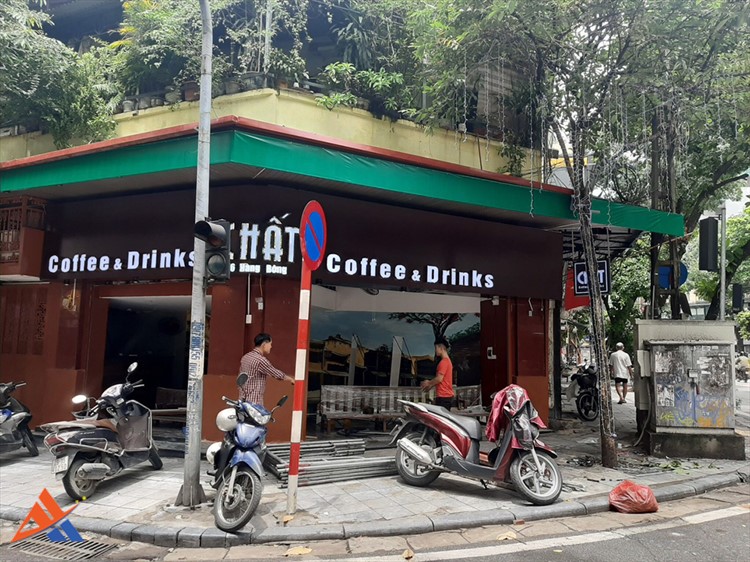 Biển quảng cáo của hàng mẫu C06